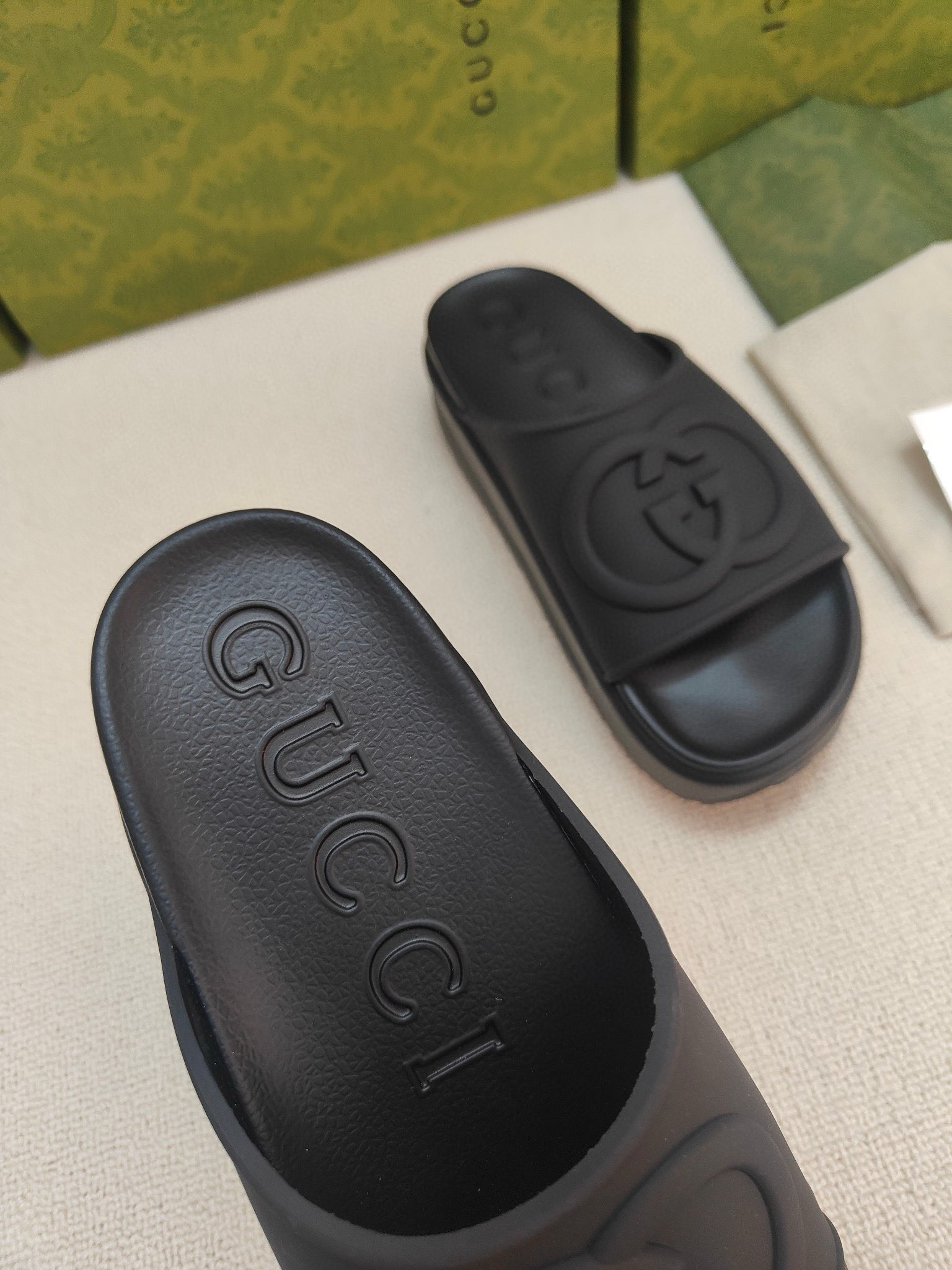 ua G*u*i gg slide sandal